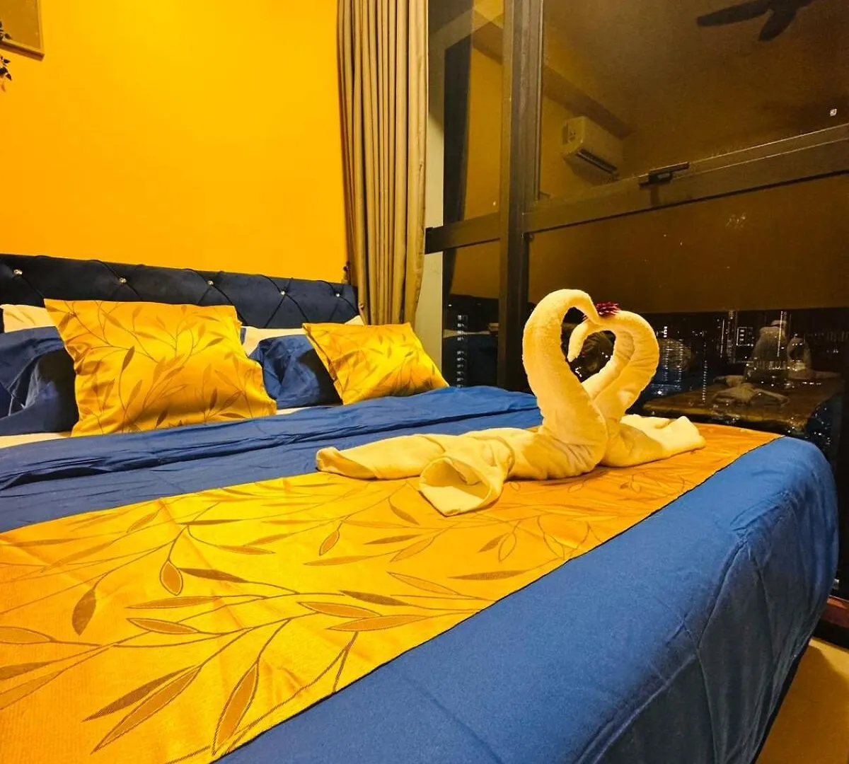 Apartment Deluxe Suites With Infinity Pool, Kids' Pool & Sea Jelutong