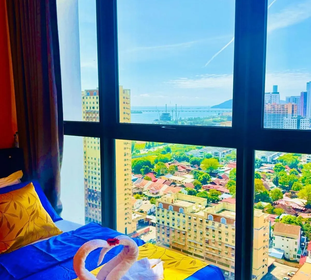 Deluxe Suites With Infinity Pool, Kids' Pool & Sea Jelutong Malaysia