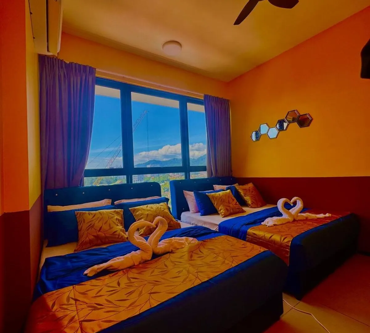 Deluxe Suites With Infinity Pool, Kids' Pool & Sea Jelutong