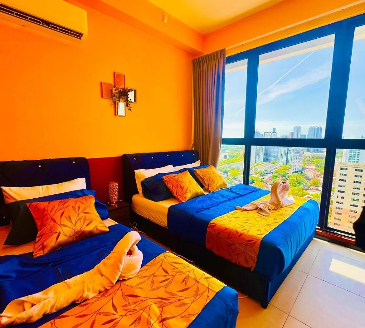 Apartment Deluxe Suites With Infinity Pool, Kids' Pool & Sea Jelutong Malaysia