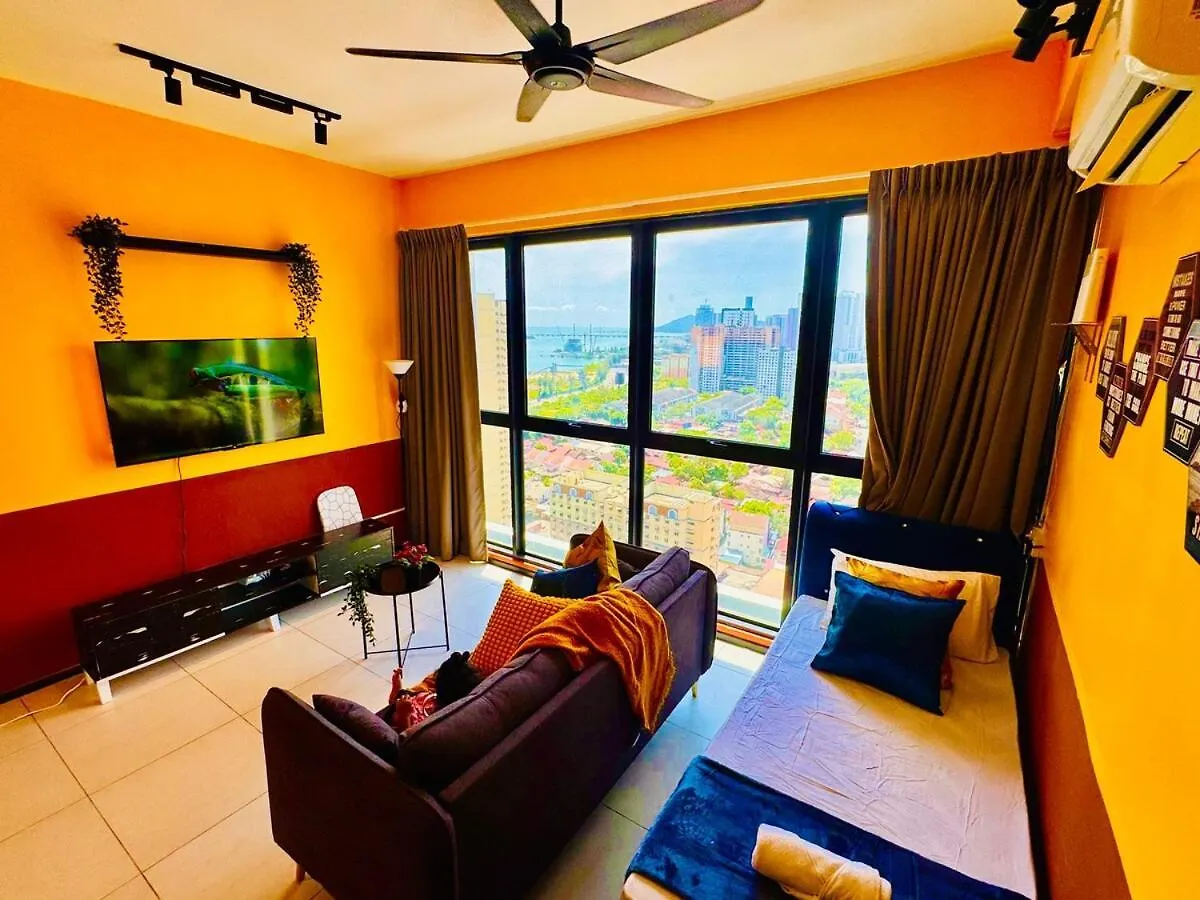 Deluxe Suites With Infinity Pool, Kids' Pool & Sea Jelutong